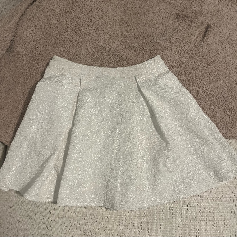 Lulu's White Textured Pleated Skater Mini Skirt size Small